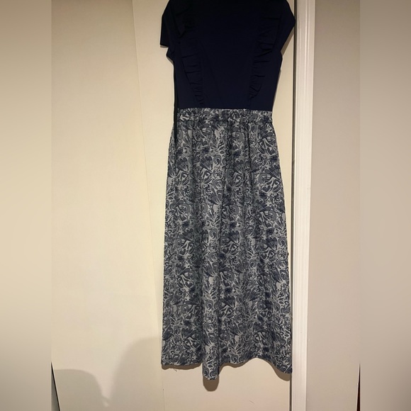 Dress - Picture 5 of 5